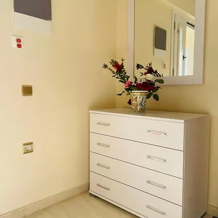 Elia Apartament *